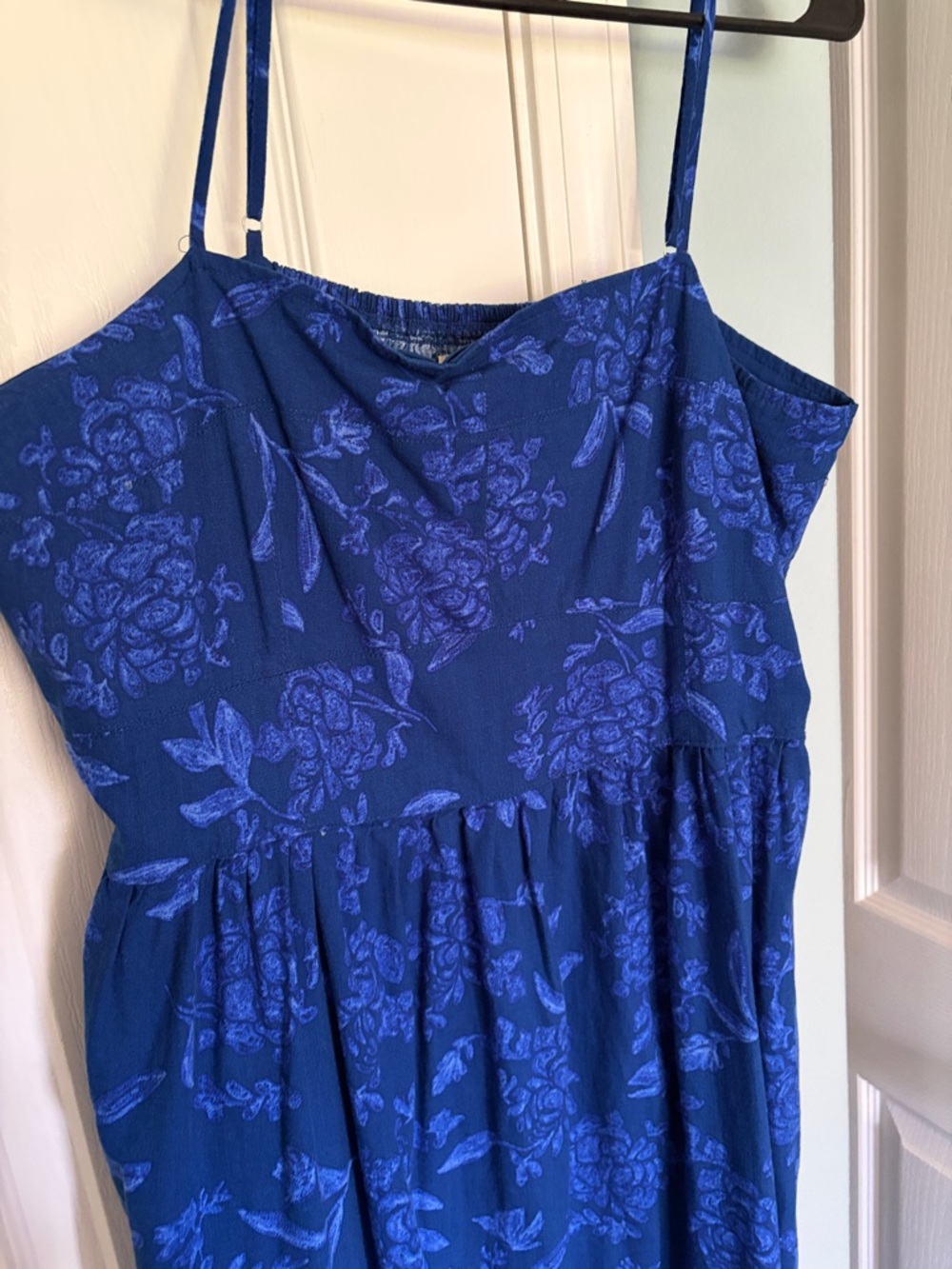 Royal Blue Floral Midi Dress with Spaghetti Straps. Universal Thread. Size XL.